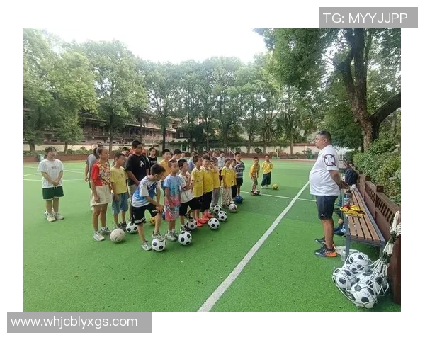 快乐小班足球歌唱响校园梦想与团结的旋律